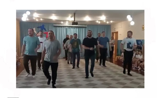 Зарядка «Бойцы – молодцы» Зарядка «Бойцы – молодцы».