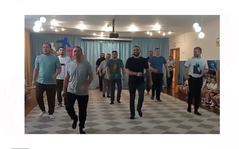 Зарядка «Бойцы – молодцы» Зарядка «Бойцы – молодцы».